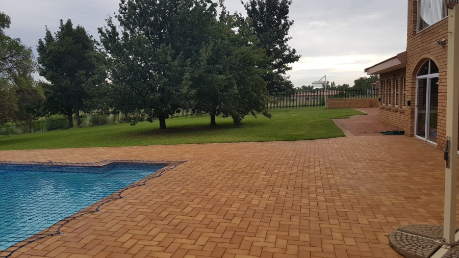 5 Bedroom Property for Sale in Sasolburg Rural Free State
